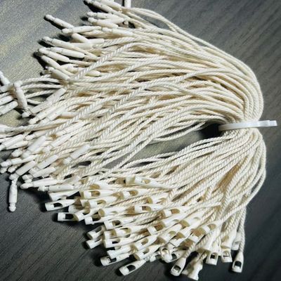 耐候ナイロンタグ固定器 衣料品の価格タグとラベル