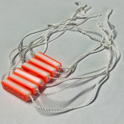 柔軟なナイロンタグ固定器 熱耐性 小売店用