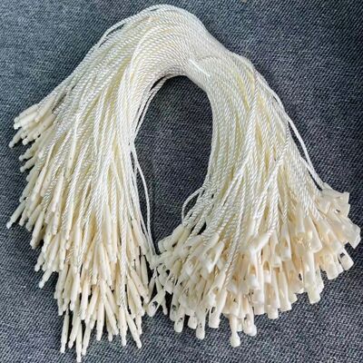 4インチの丈夫で耐久性のある編組ナイロンロープは、過酷な産業用途で長持ちするパフォーマンスを提供します